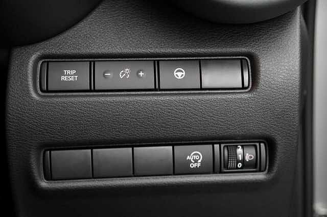 Nissan Juke 1.0 DIG-T 117 Tekna with BOSE and Drive Assist Technology + Two Tone Paint