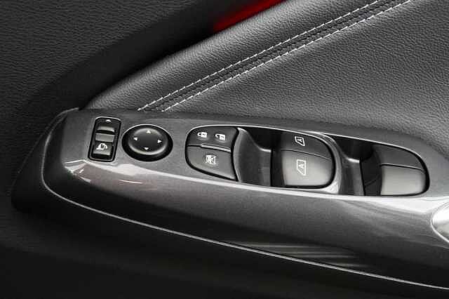 Nissan Juke 1.0 DIG-T 117 Tekna with BOSE and Drive Assist Technology + Two Tone Paint