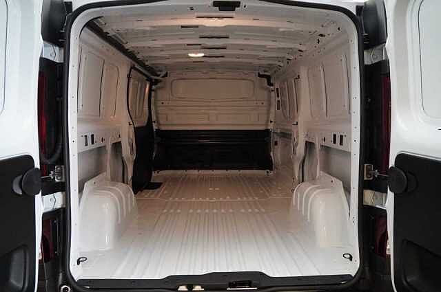 Nissan Primastar 2.0 dCi 130 Acenta L2 H1 LWB 3.0T Panel Van with Air Con