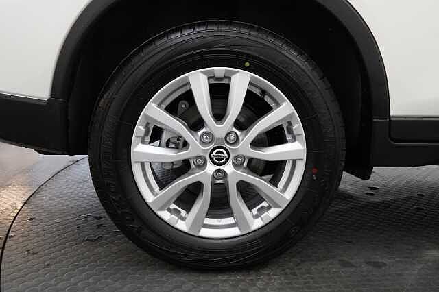 Nissan X-Trail 1.3 DIG-T 160 Acenta Premium DCT Auto with 5 Seats and Panoramic Sunroof