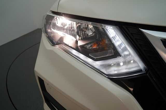 Nissan X-Trail 1.3 DIG-T 160 Acenta Premium DCT Auto with 5 Seats and Panoramic Sunroof