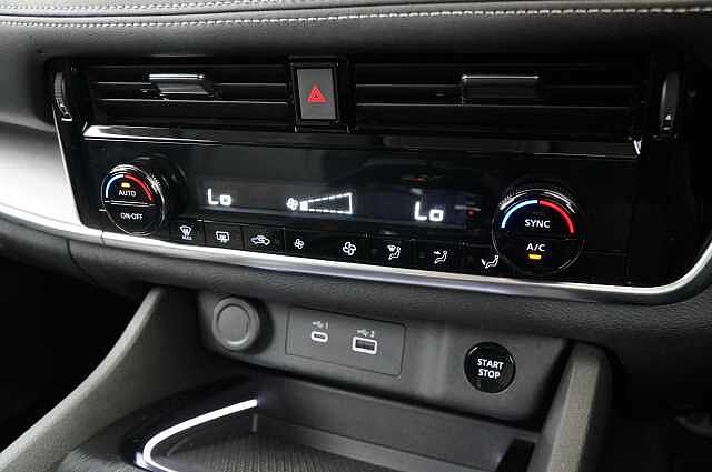 Nissan X-Trail 1.5 213 e-Power e-4ORCE AWD N-Connecta Auto with 5 Seats and 360 Cameras