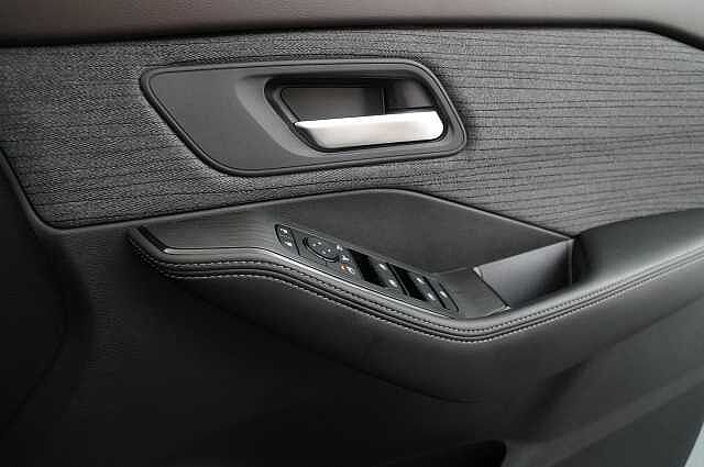 Nissan X-Trail 1.5 213 e-Power e-4ORCE AWD N-Connecta Auto with 5 Seats and 360 Cameras