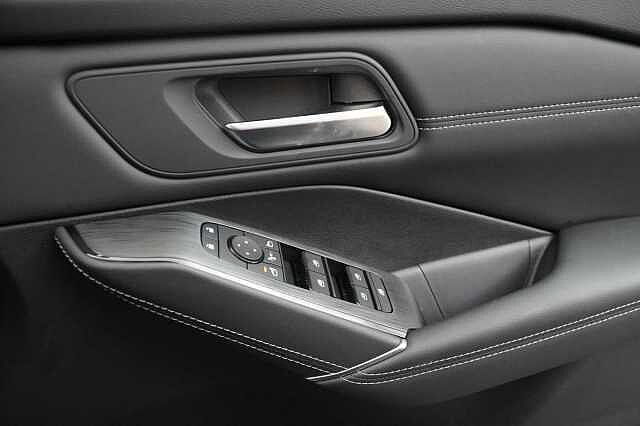 Nissan Qashqai 1.5 190 e-Power N-Connecta Auto with Glass Roof Pack + Nav and 360 Cameras