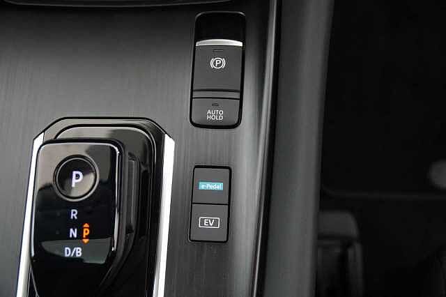 Nissan Qashqai 1.5 190 e-Power N-Connecta Auto with Glass Roof Pack + Nav and 360 Cameras
